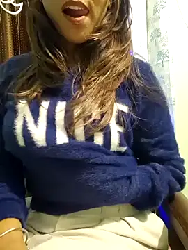 Snapshot of MIss-Naina chatting on December 25, 9:56 am MIss-Naina online show from December 25, 9:56 am