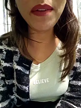 Snapshot of MIss-Naina chatting on January 4, 10:16 am MIss-Naina online show from January 4, 10:16 am