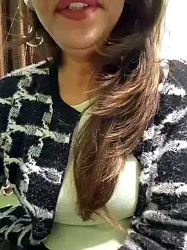 Snapshot of MIss-Naina chatting on January 4, 11:06 pm MIss-Naina online show from January 4, 11:06 pm