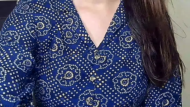Snapshot of MIss-Naina chatting on October 3, 7:38 am MIss-Naina online show from October 3, 7:38 am