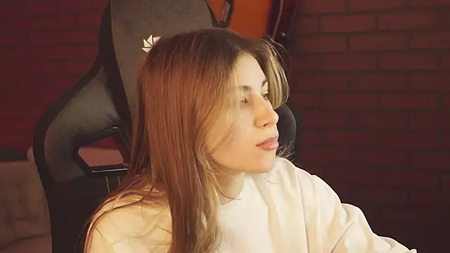 EllieCutes online show from February 17, 5:36 am