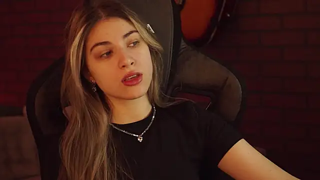 EllieCutes online show from February 18, 5:31 am