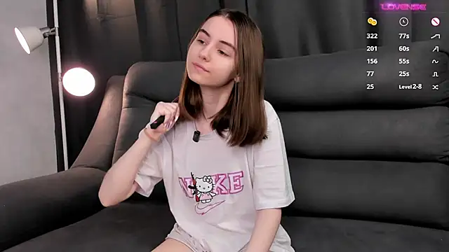 Snapshot of MeghanElson chatting on March 3, 11:22 am MeghanElson online show from March 3, 11:22 am