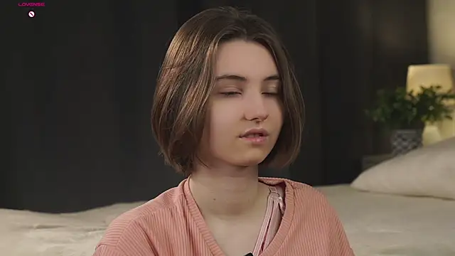 MeghanElson online show from March 4, 1:39 pm