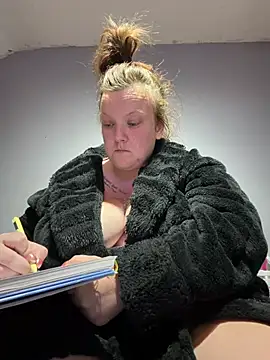 Snapshot of busty-bella1 chatting on July 26, 8:38 pm busty-bella1 online show from July 26, 8:38 pm