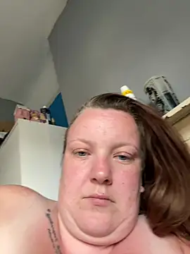Snapshot of busty-bella1 chatting on August 4, 4:53 pm busty-bella1 online show from August 4, 4:53 pm