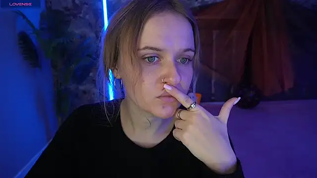 Snapshot of MaribelRiverr_ chatting on October 28, 6:28 am MaribelRiverr online show from October 28, 6:28 am