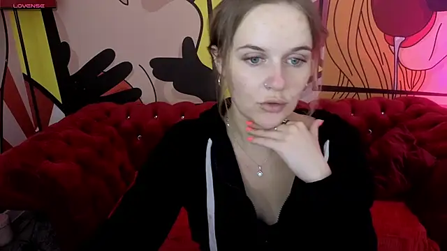 Snapshot of MaribelRiverr_ chatting on July 11, 6:27 am MaribelRiverr online show from July 11, 6:27 am
