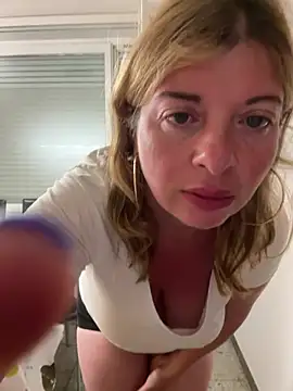 Snapshot of Lombada chatting on July 8, 2:27 am Lombada online show from July 8, 2:27 am