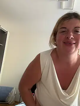 Snapshot of Lombada chatting on July 12, 2:30 pm Lombada online show from July 12, 2:30 pm