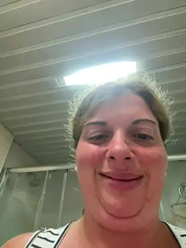 Snapshot of Lombada chatting on July 17, 10:25 pm Lombada online show from July 17, 10:25 pm