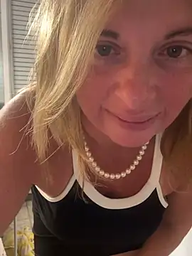 Snapshot of Lombada chatting on July 26, 7:43 pm Lombada online show from July 26, 7:43 pm