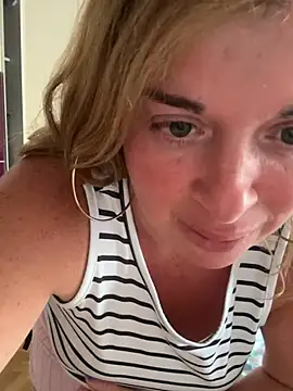 Snapshot of Lombada chatting on July 29, 1:53 pm Lombada online show from July 29, 1:53 pm