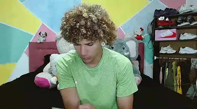 tylor boy online show from January 8, 9:23 pm