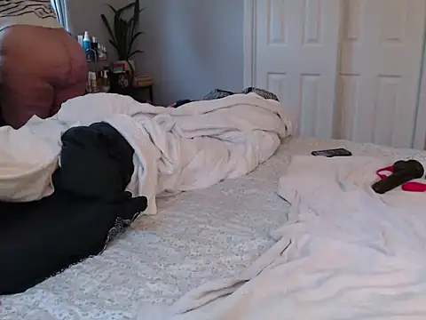 LauLauPAWG online show from November 26, 6:42 pm