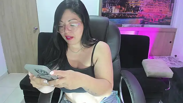 jessicarabbit 1 online show from November 7, 8:20 pm