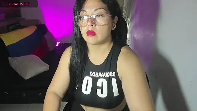 Snapshot of jessicarabbit_1 chatting on July 4, 4:07 am jessicarabbit 1 online show from July 4, 4:07 am