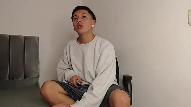 alex-lover online show from February 26, 1:11 am