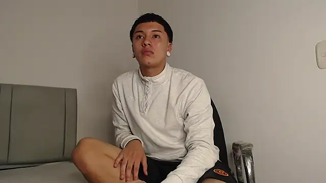 alex-lover online show from April 25, 11:13 pm