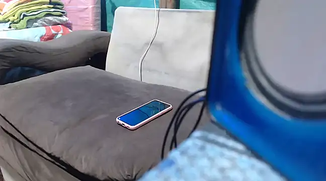 Snapshot of mom_son_dirty chatting on March 5, 12:38 am mom son dirty online show from March 5, 12:38 am