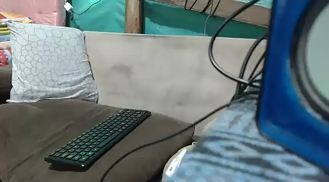 Snapshot of mom_son_dirty chatting on March 13, 12:05 am mom son dirty online show from March 13, 12:05 am