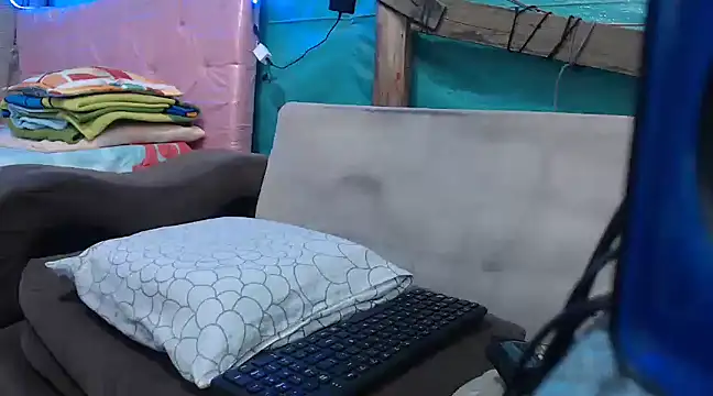 Snapshot of mom_son_dirty chatting on March 13, 2:44 pm mom son dirty online show from March 13, 2:44 pm