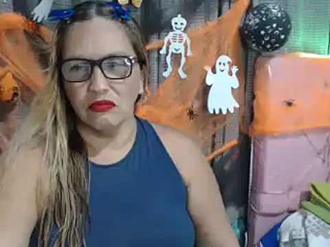 Snapshot of mom_son_dirty chatting on October 23, 10:41 pm mom son dirty online show from October 23, 10:41 pm