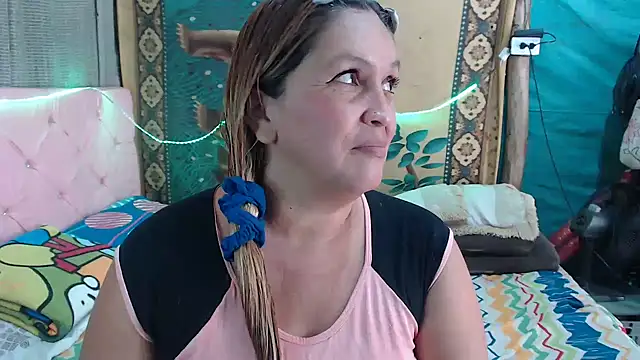 Snapshot of mom_son_dirty chatting on November 16, 2:44 pm mom son dirty online show from November 16, 2:44 pm