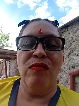Snapshot of mom_son_dirty chatting on July 7, 8:13 pm mom son dirty online show from July 7, 8:13 pm