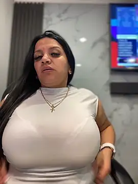 Snapshot of Milff_parkerrr chatting on July 2, 3:23 am Milff parkerrr online show from July 2, 3:23 am