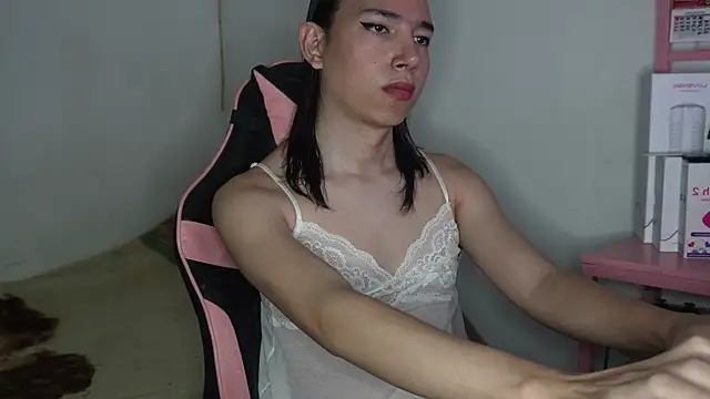 Snapshot of Flaream_angel chatting on November 2, 5:15 pm Flaream angel online show from November 2, 5:15 pm