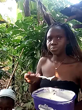 Black juicy24 online show from February 3, 3:06 pm