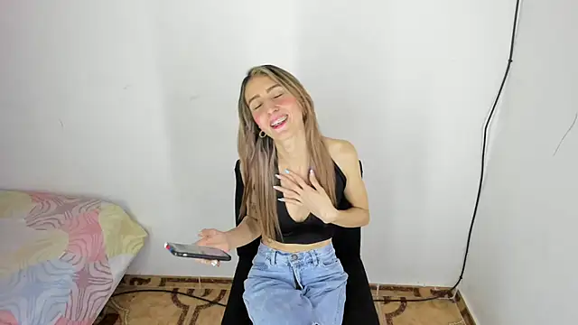 RachelJones  online show from March 9, 1:46 am