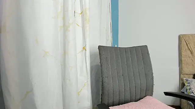 RachelJones  online show from March 14, 5:57 am