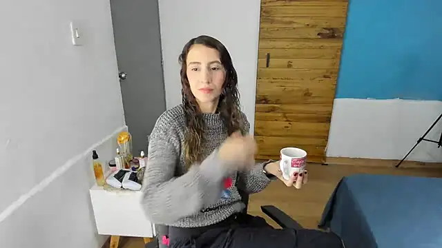 Snapshot of RachelJones_ chatting on July 25, 12:25 pm RachelJones online show from July 25, 12:25 pm