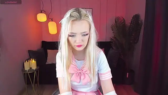 EmilyAir online show from January 4, 6:30 am