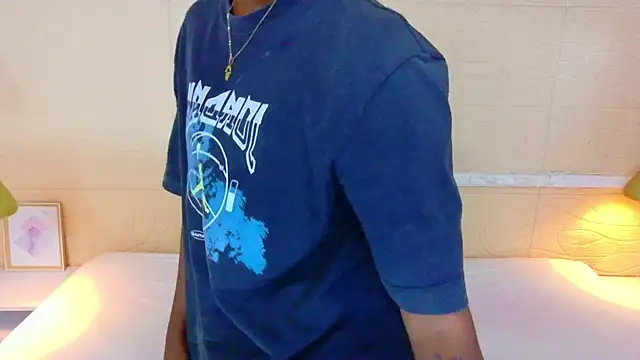 Chocolatte bar online show from March 9, 2:10 pm