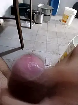 Snapshot of Alva14cm chatting on December 3, 7:55 pm Alva14cm online show from December 3, 7:55 pm