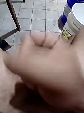 Snapshot of Alva14cm chatting on January 6, 8:18 pm Alva14cm online show from January 6, 8:18 pm