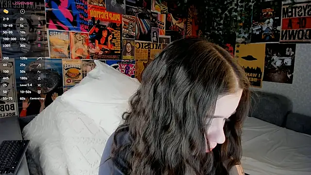 Butterflys1268 online show from March 15, 7:59 pm