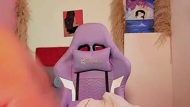 juli 2tyes online show from February 12, 3:01 am