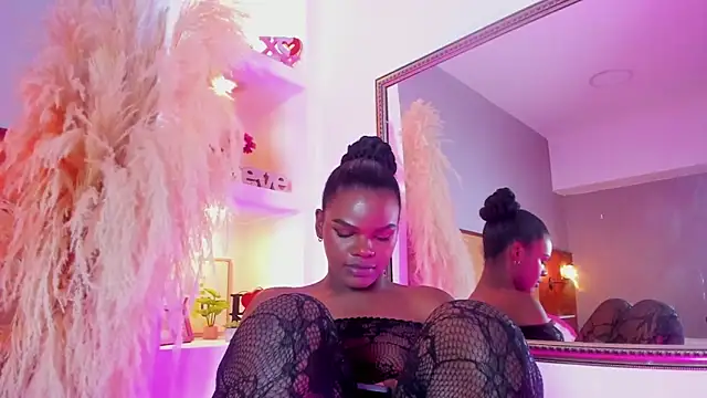 CamiEstrada online show from February 1, 12:40 am