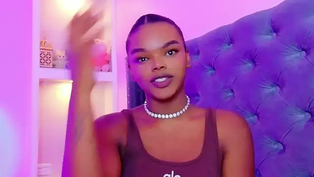 CamiEstrada online show from October 19, 10:05 am