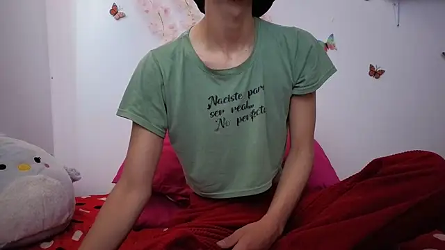 Snapshot of Safiro_Queen chatting on December 16, 3:17 pm Safiro Queen online show from December 16, 3:17 pm