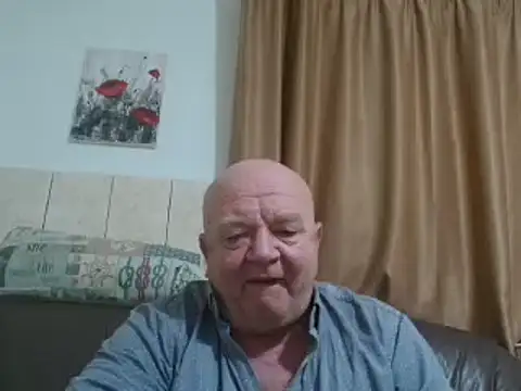 Snapshot of fullballs6 chatting on December 28, 4:30 am fullballs6 online show from December 28, 4:30 am