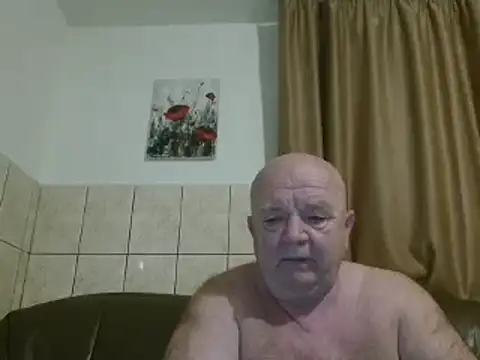 Snapshot of fullballs6 chatting on February 6, 3:37 am fullballs6 online show from February 6, 3:37 am