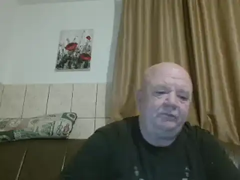 Snapshot of fullballs6 chatting on February 16, 3:47 am fullballs6 online show from February 16, 3:47 am