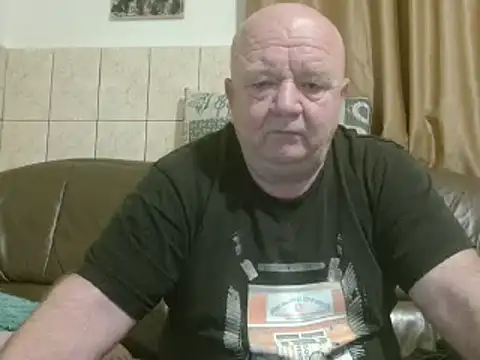 Snapshot of fullballs6 chatting on February 20, 3:01 am fullballs6 online show from February 20, 3:01 am