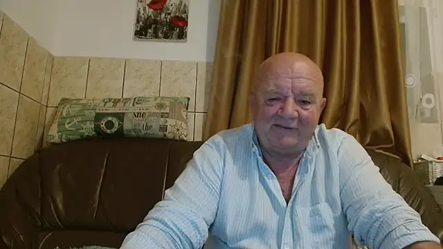 Snapshot of fullballs6 chatting on October 13, 1:49 am fullballs6 online show from October 13, 1:49 am