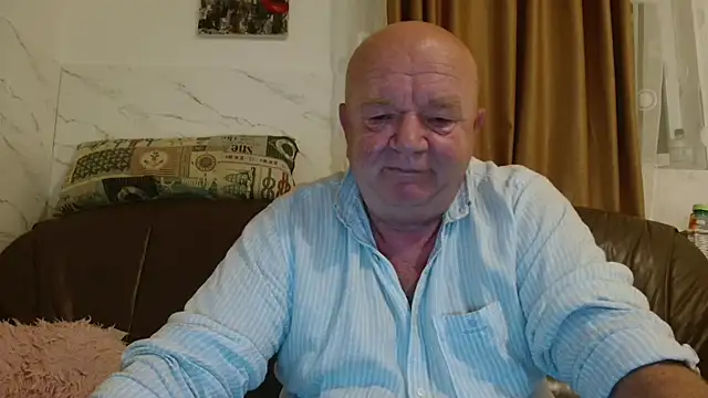 Snapshot of fullballs6 chatting on November 12, 3:07 am fullballs6 online show from November 12, 3:07 am